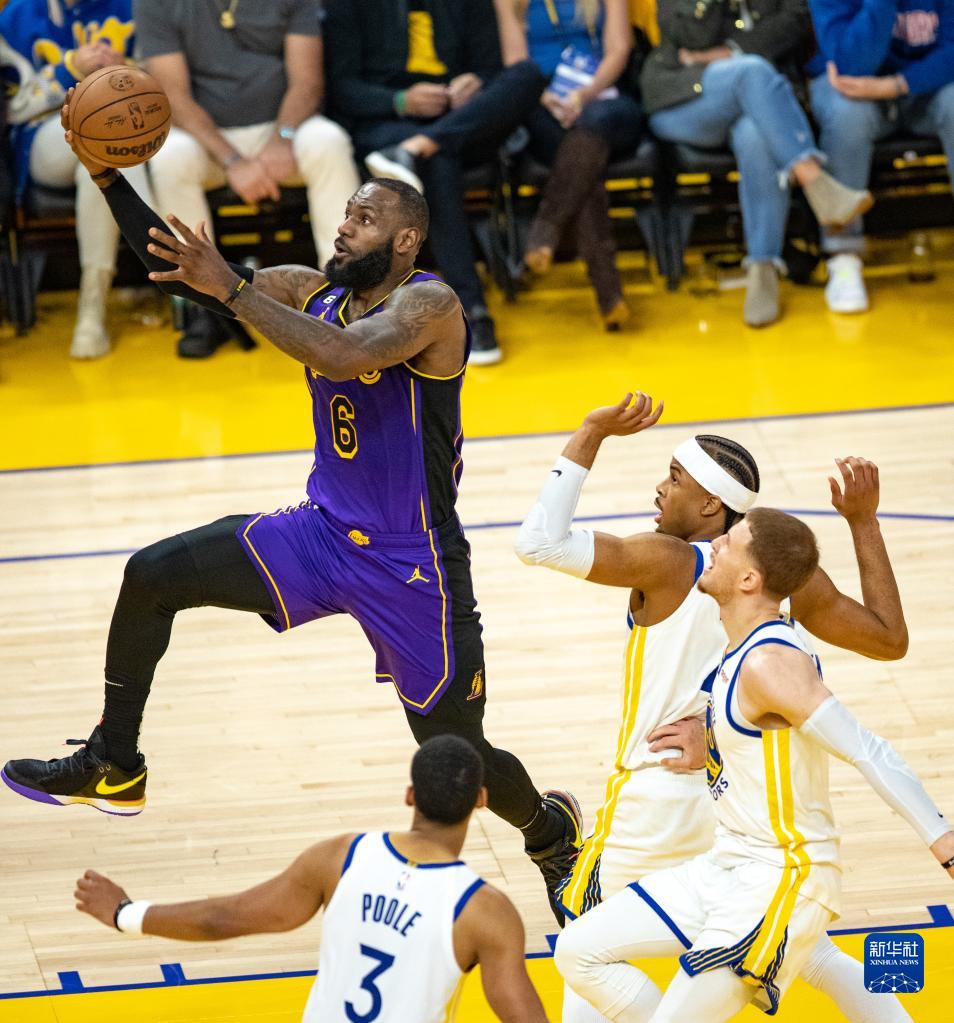 NBA季后赛：勇士逆转公牛晋级总决赛